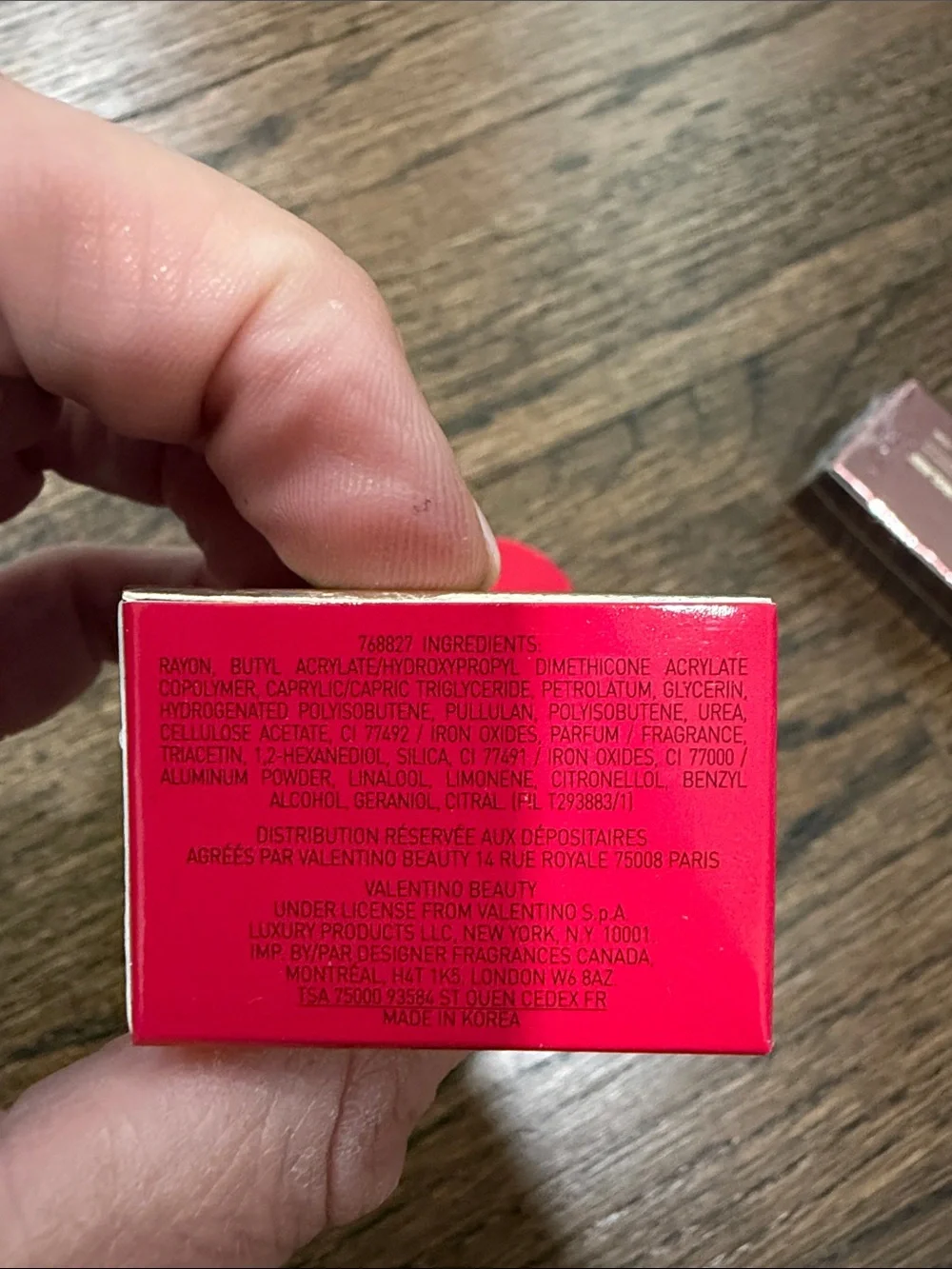 Valentino Dreamdust Reflective Eye Glitter Go for Gold-02